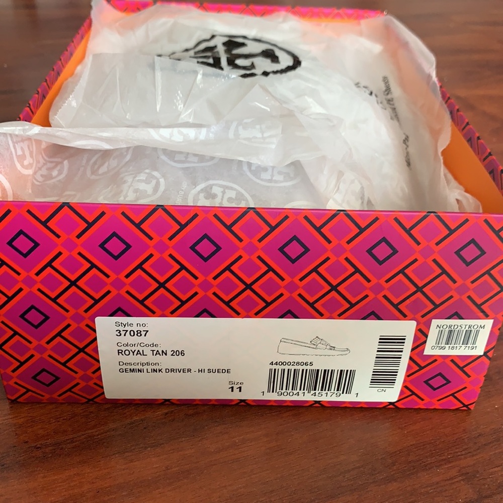 Tory Burch moccasins- sweaty, dirty, filthy, old used shoes worn without socks - Picture 13 of 16